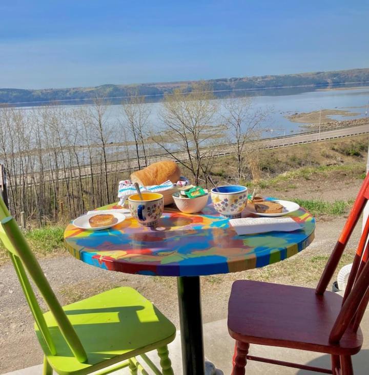 Suite 2 Fleche Du Fjord Vue Saguenay Mont Valin Saint-Fulgence Exterior photo